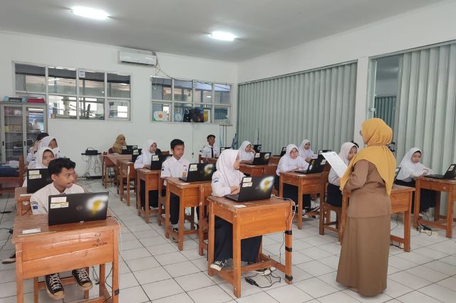 Gambar Gladi Asesmen Nasional Berbasis Komputer (ANBK) di SMPN 6 Bandung